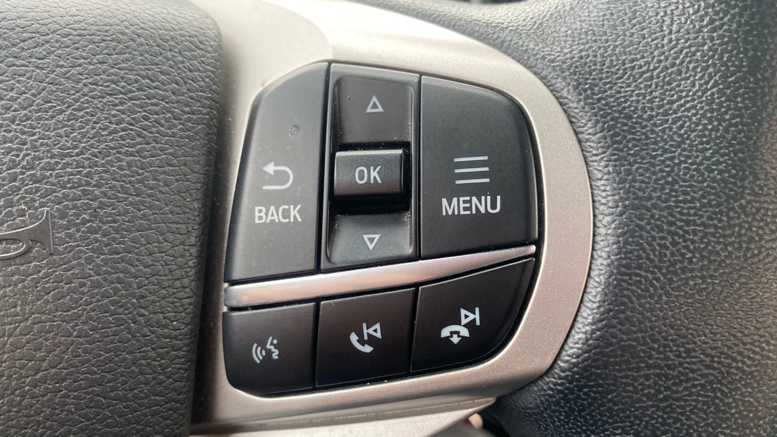 Ford Explorer photo 30