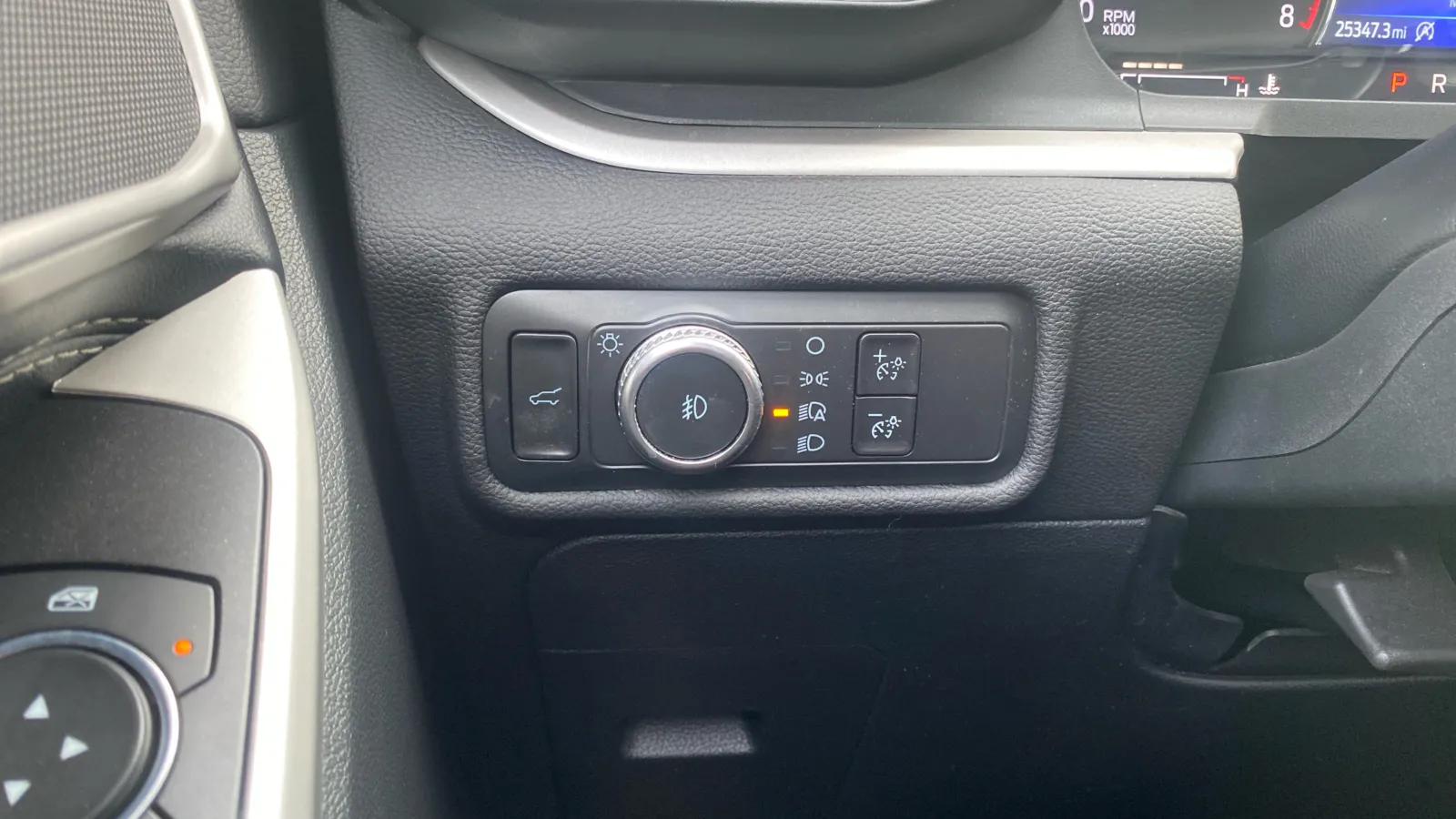Ford Explorer photo 22