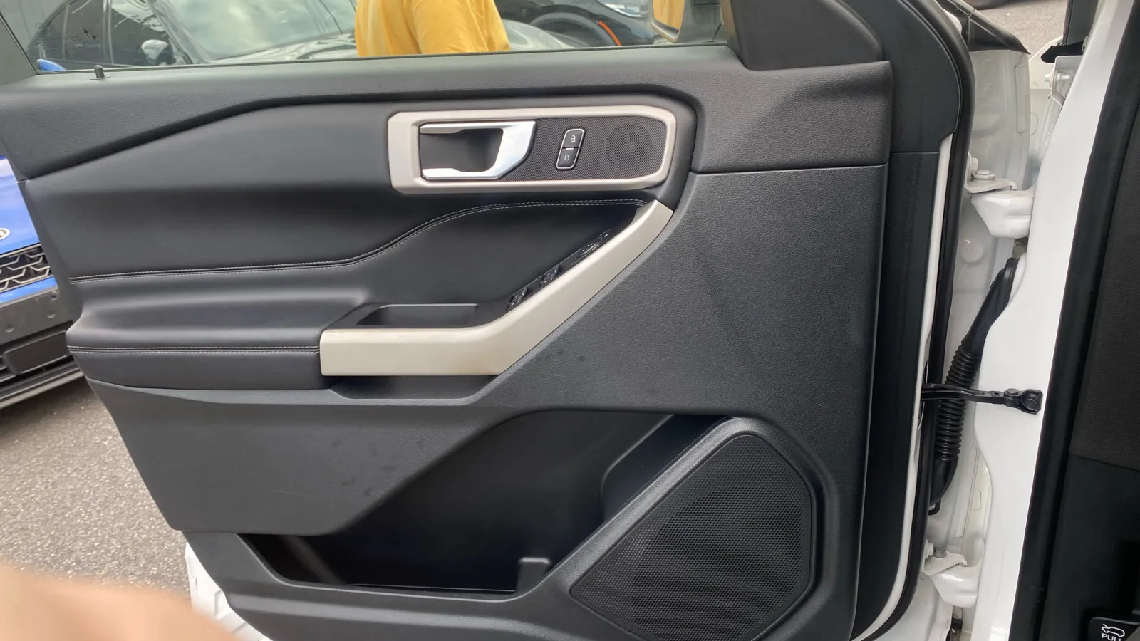 Ford Explorer photo 23