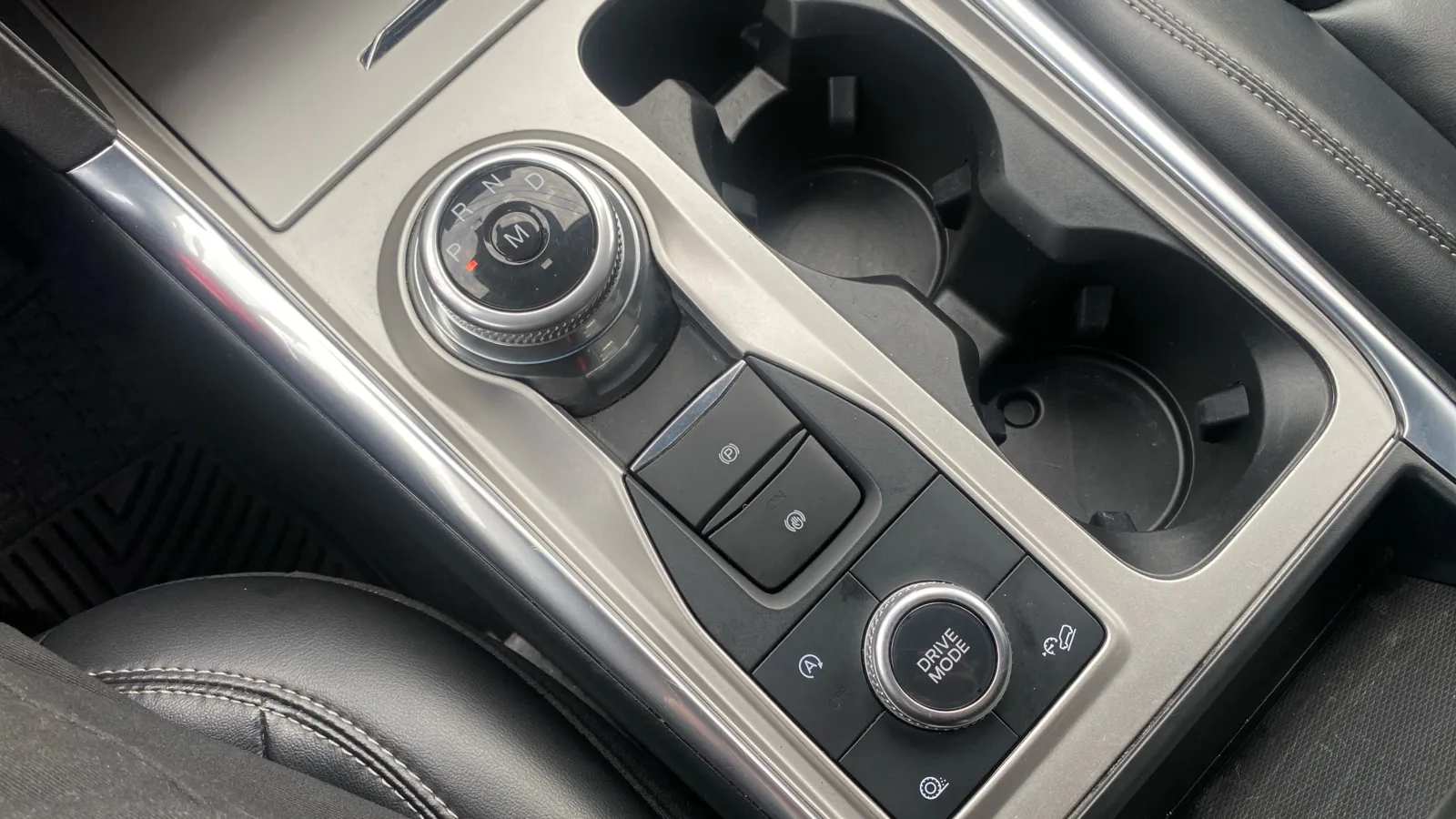 Ford Explorer photo 32