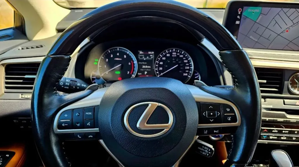 Lexus RX photo 12