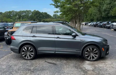 More photos of 2019 Volkswagen Tiguan 2.0T SEL Premium R-Line 4Motion Sport Utility 4D at Bumble Auto - Elkridge, MD