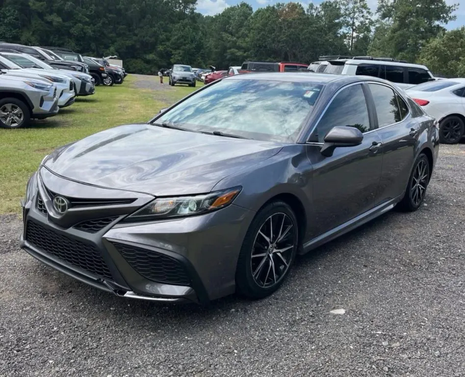 2021 Toyota Camry SE Sedan 4D
