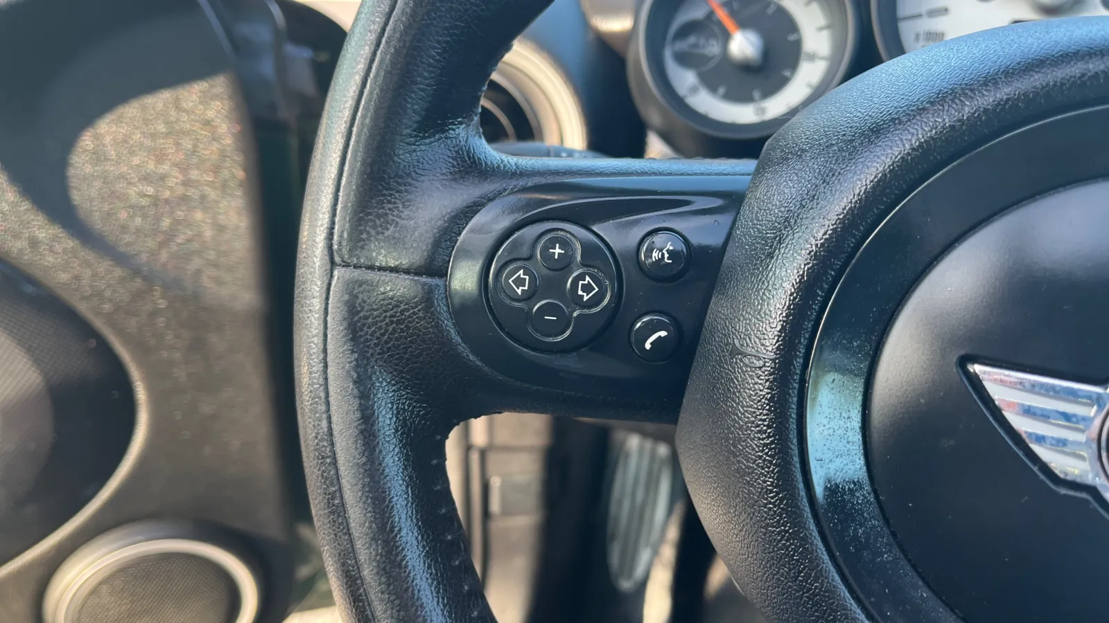 Mini Convertible photo 26