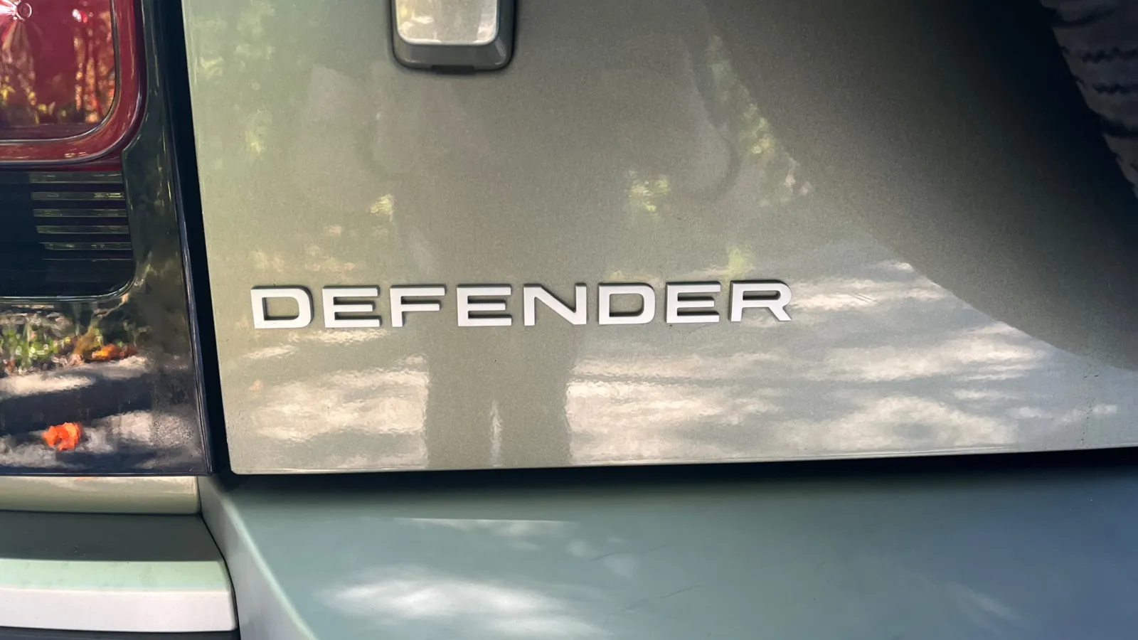 Land Rover Defender photo 14