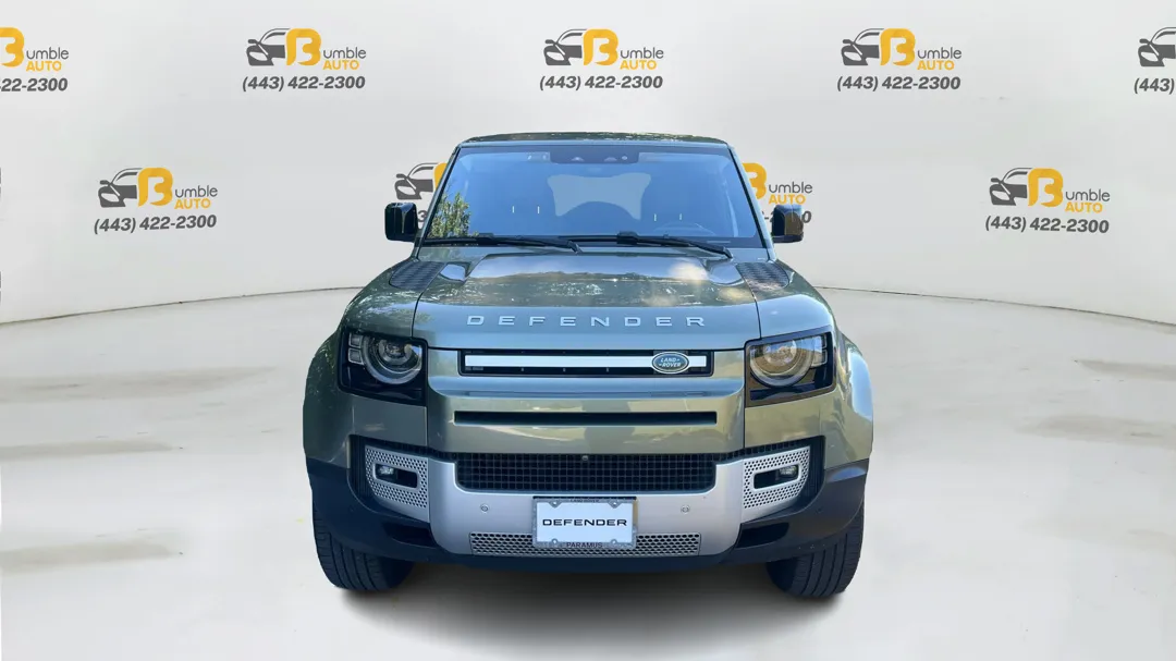 Land Rover Defender photo 2