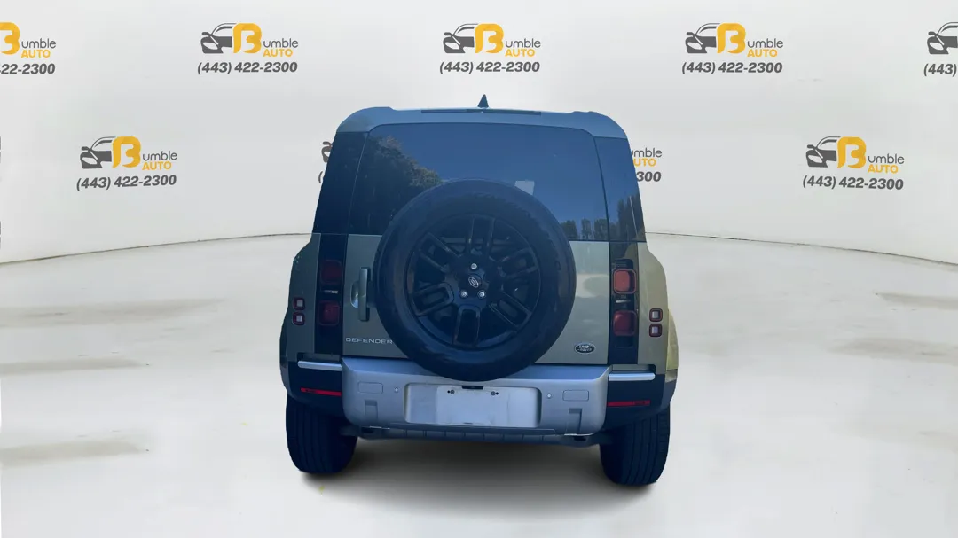 Land Rover Defender photo 6