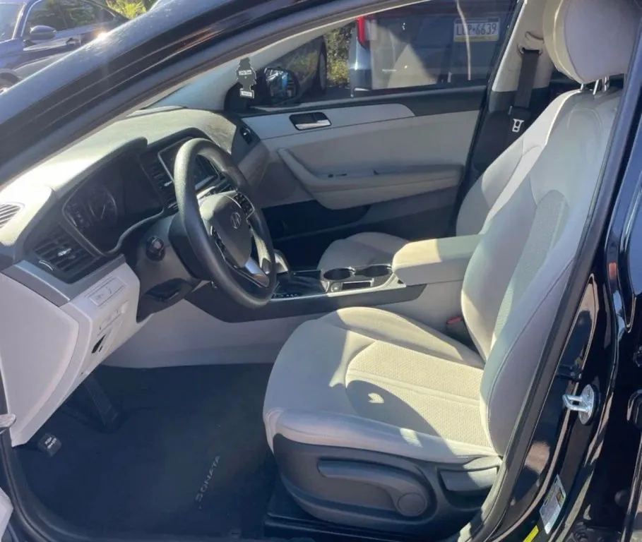 Hyundai Sonata photo 5