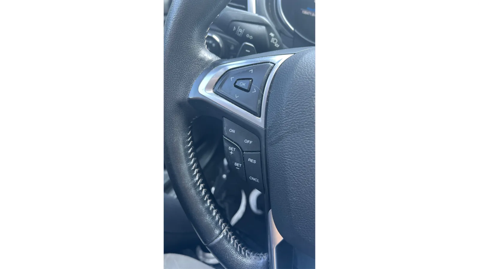 Ford Fusion photo 28