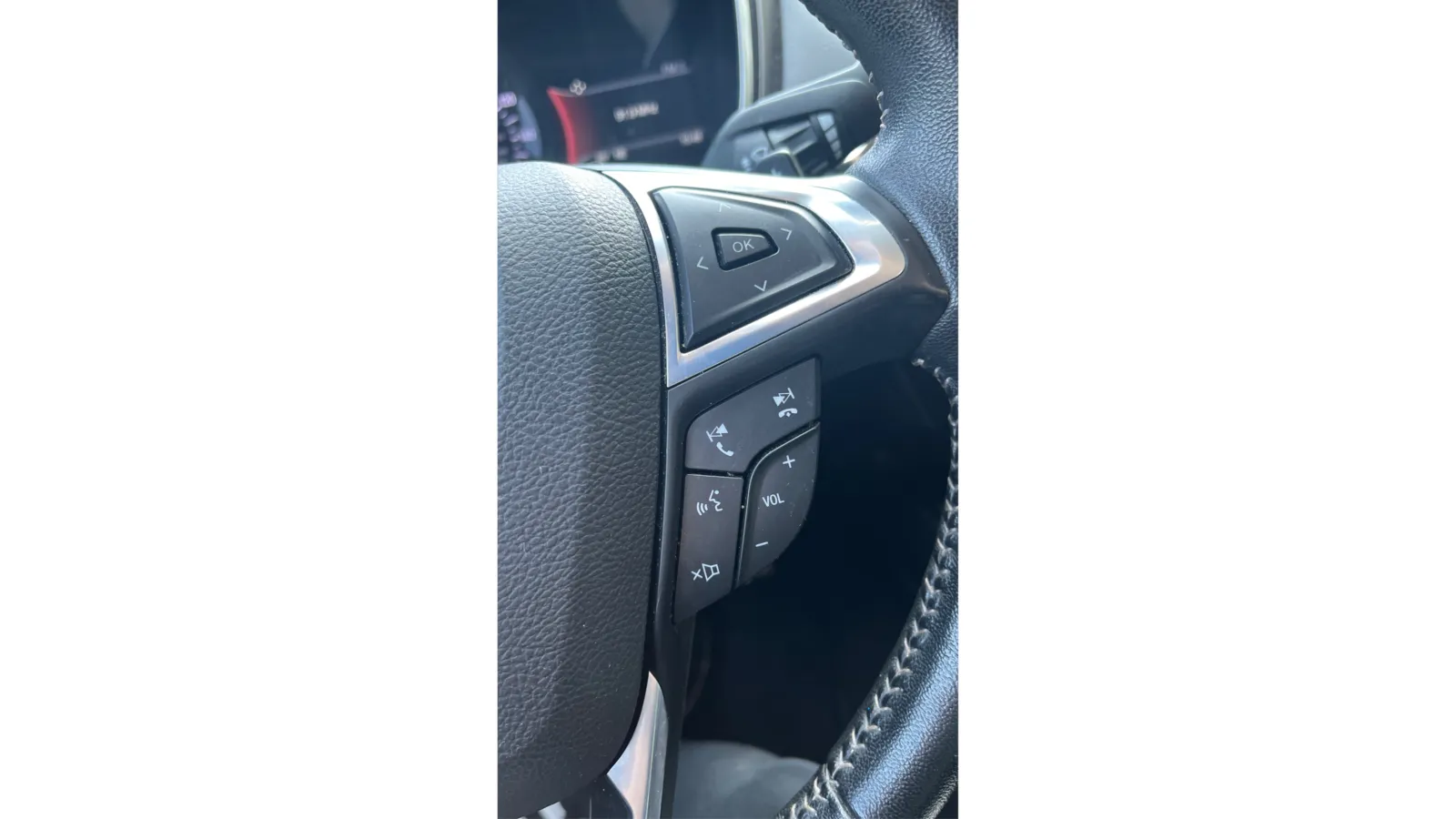 Ford Fusion photo 29