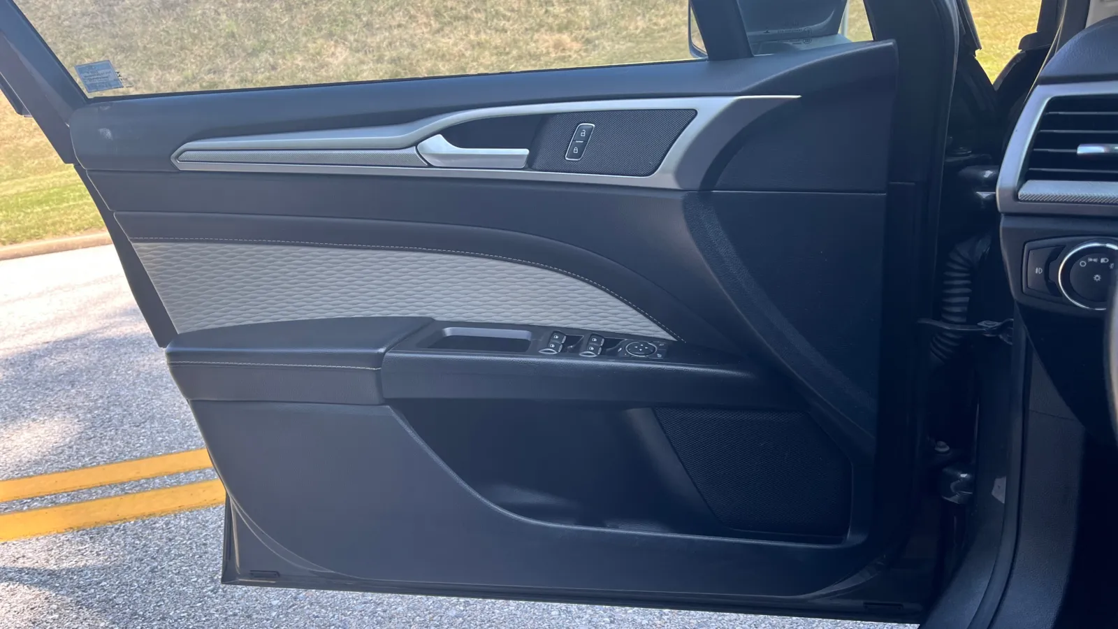 Ford Fusion photo 23