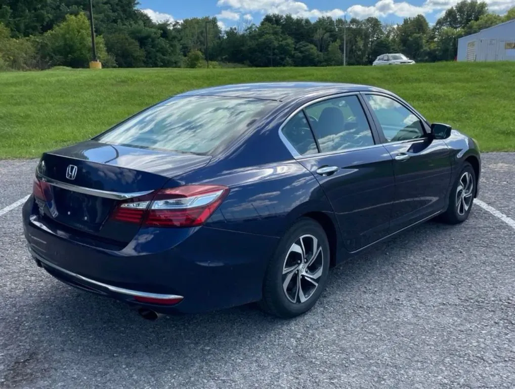 Honda Accord photo 4