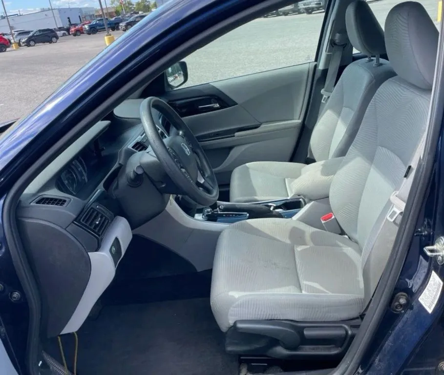 Honda Accord photo 5