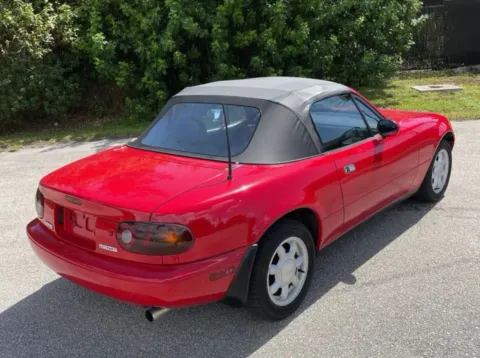 More photos of 1991 Mazda Miata SE 2D Convertible at Bumble Auto - Elkridge, MD