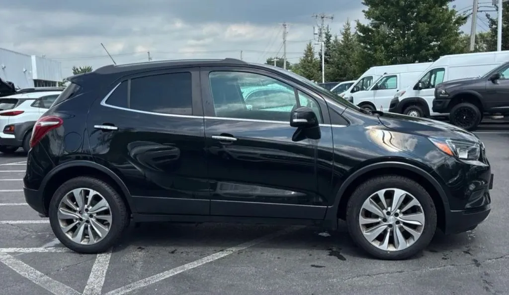 Buick Encore photo 2