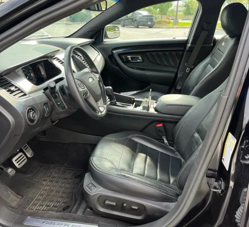 Ford Taurus photo 6
