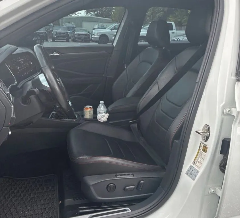 Volkswagen Jetta GLI photo 6