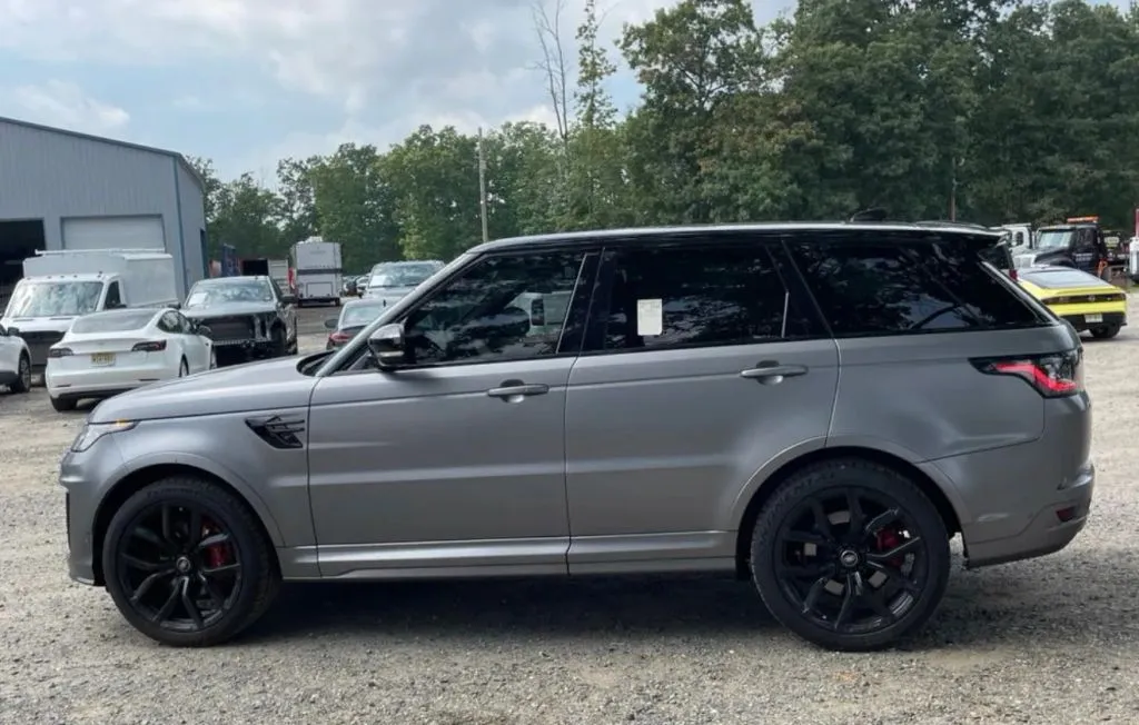 Land Rover Range Rover Sport photo 2