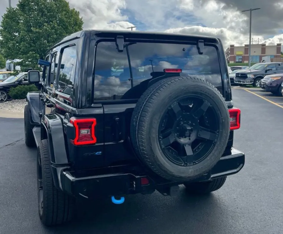 Jeep Wrangler photo 3