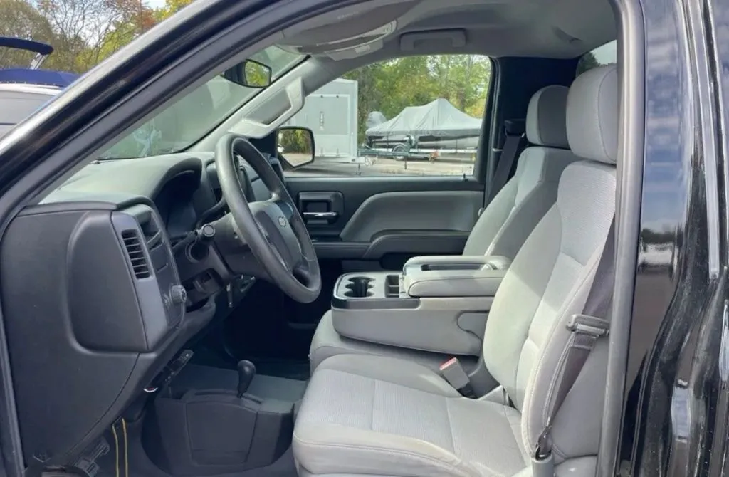 Chevrolet Silverado photo 5