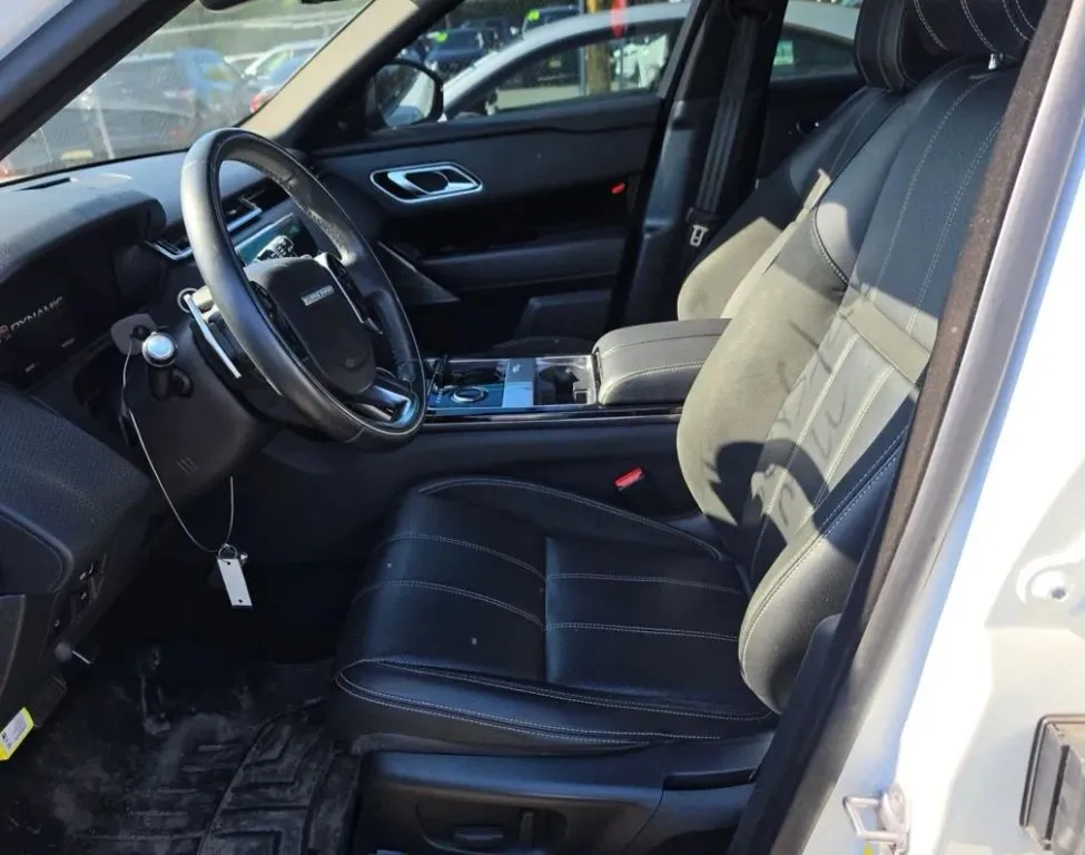 Land Rover Range Rover Velar photo 4