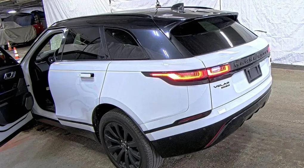 Land Rover Range Rover Velar photo 3