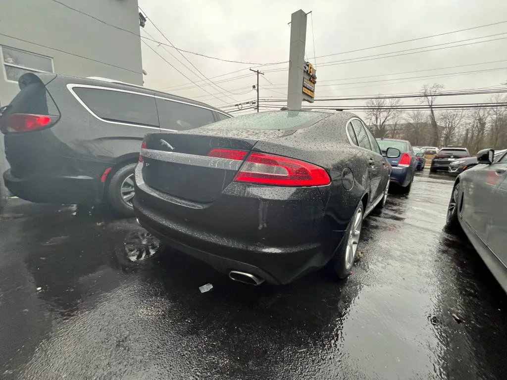 Jaguar XF photo 6