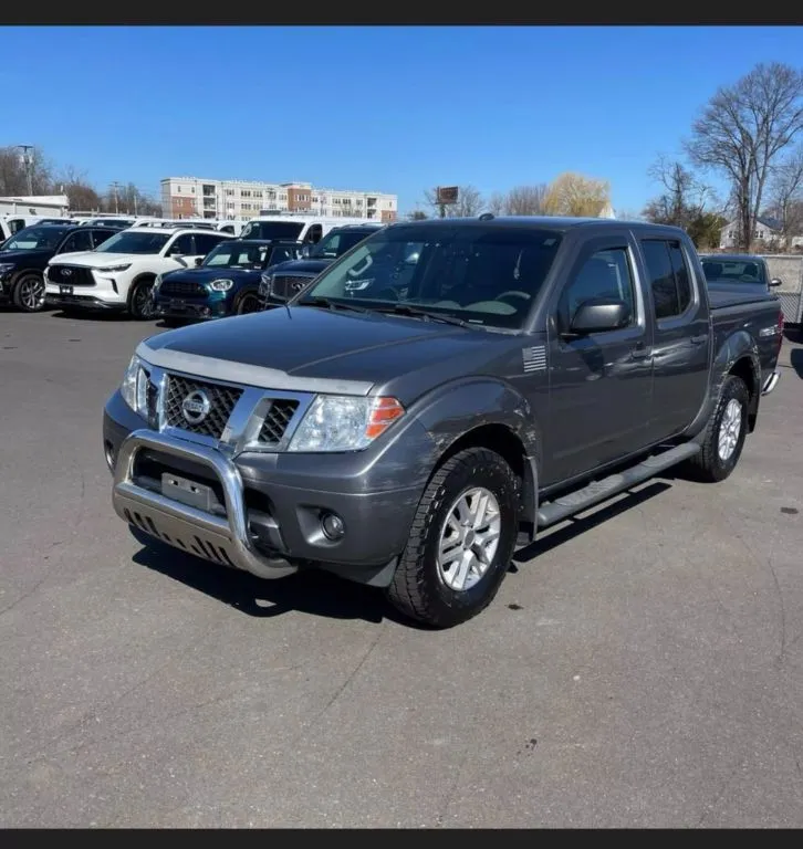 2016 Nissan Frontier Crew Cab SV Pickup 4D 5 ft