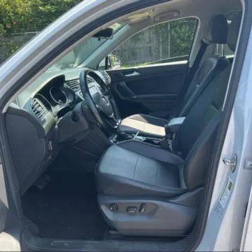 More photos of 2018 Volkswagen Tiguan 2.0T SE Sport Utility 4D at Bumble Auto - Elkridge, MD