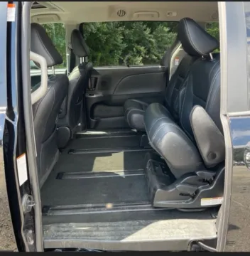 More photos of 2019 Toyota Sienna SE Minivan 4D at Bumble Auto - Elkridge, MD