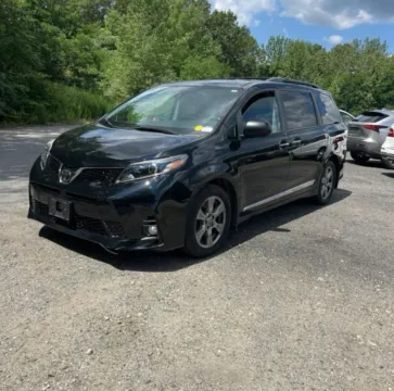 Black 2019 Toyota Sienna SE Minivan 4D for sale in Elkridge, MD