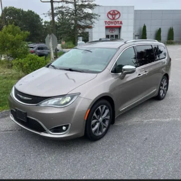 Brown 2018 Chrysler Pacifica Limited Minivan 4D for sale in Elkridge, MD