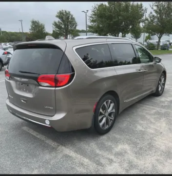 Photos of 2018 Chrysler Pacifica Limited Minivan 4D for sale in Elkridge, MD at Bumble Auto - Elkridge