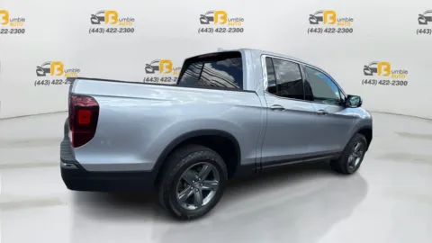 More photos of 2017 Honda Ridgeline RTL-E Pickup 4D 5 ft at Bumble Auto - Elkridge, MD