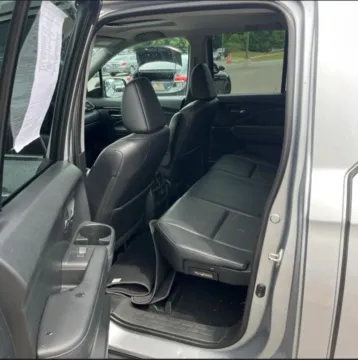 More photos of 2017 Honda Ridgeline RTL-E Pickup 4D 5 ft at Bumble Auto - Elkridge, MD