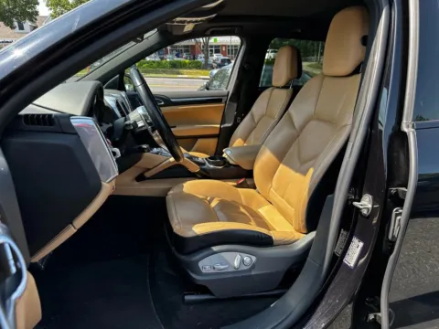 More photos of 2016 Porsche Cayenne S E-Hybrid Sport Utility 4D at Bumble Auto - Elkridge, MD