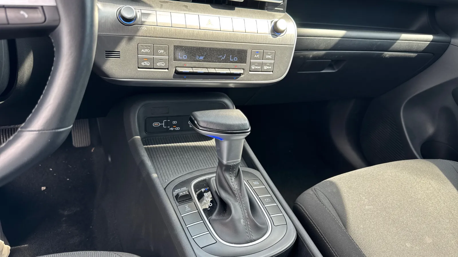 2024 Hyundai Kona SEL photo 4