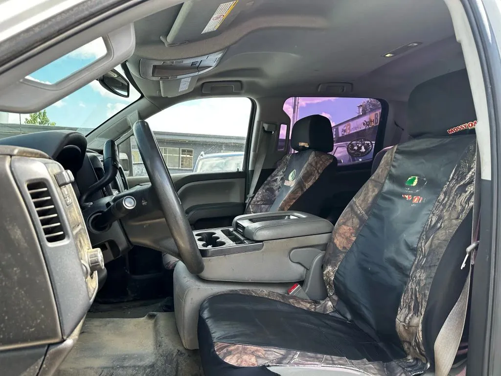 2016 Chevrolet Silverado Work Truck Base photo 3