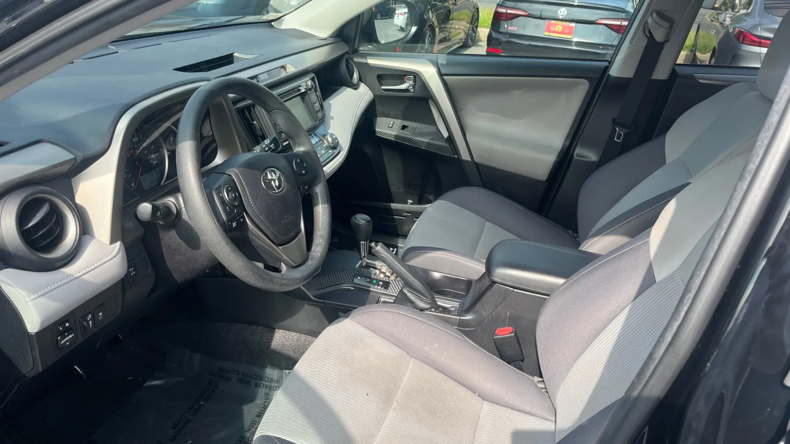 2015 Toyota RAV4 XLE Sport photo 3