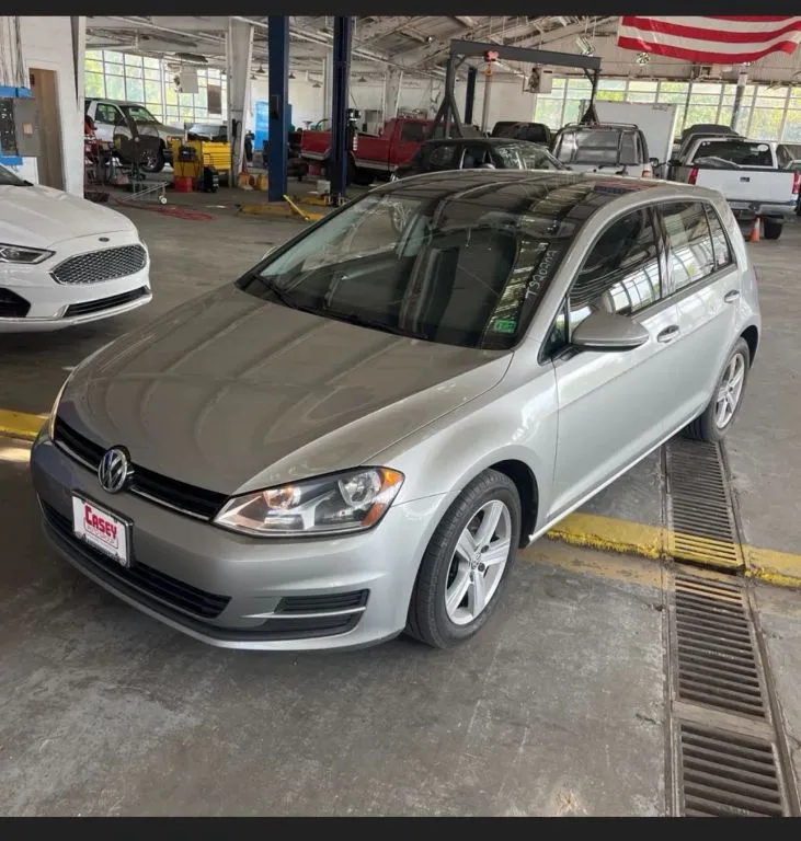 2017 Volkswagen Golf TSI S Hatchback Sedan 4D