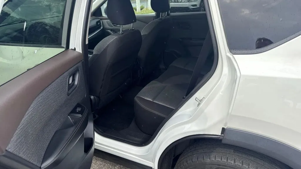 2021 Nissan Rogue S photo 4