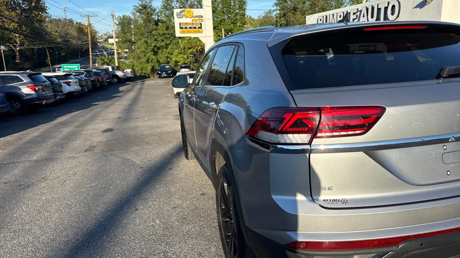 2023 Volkswagen Atlas Cross Sport SE Technology photo 3