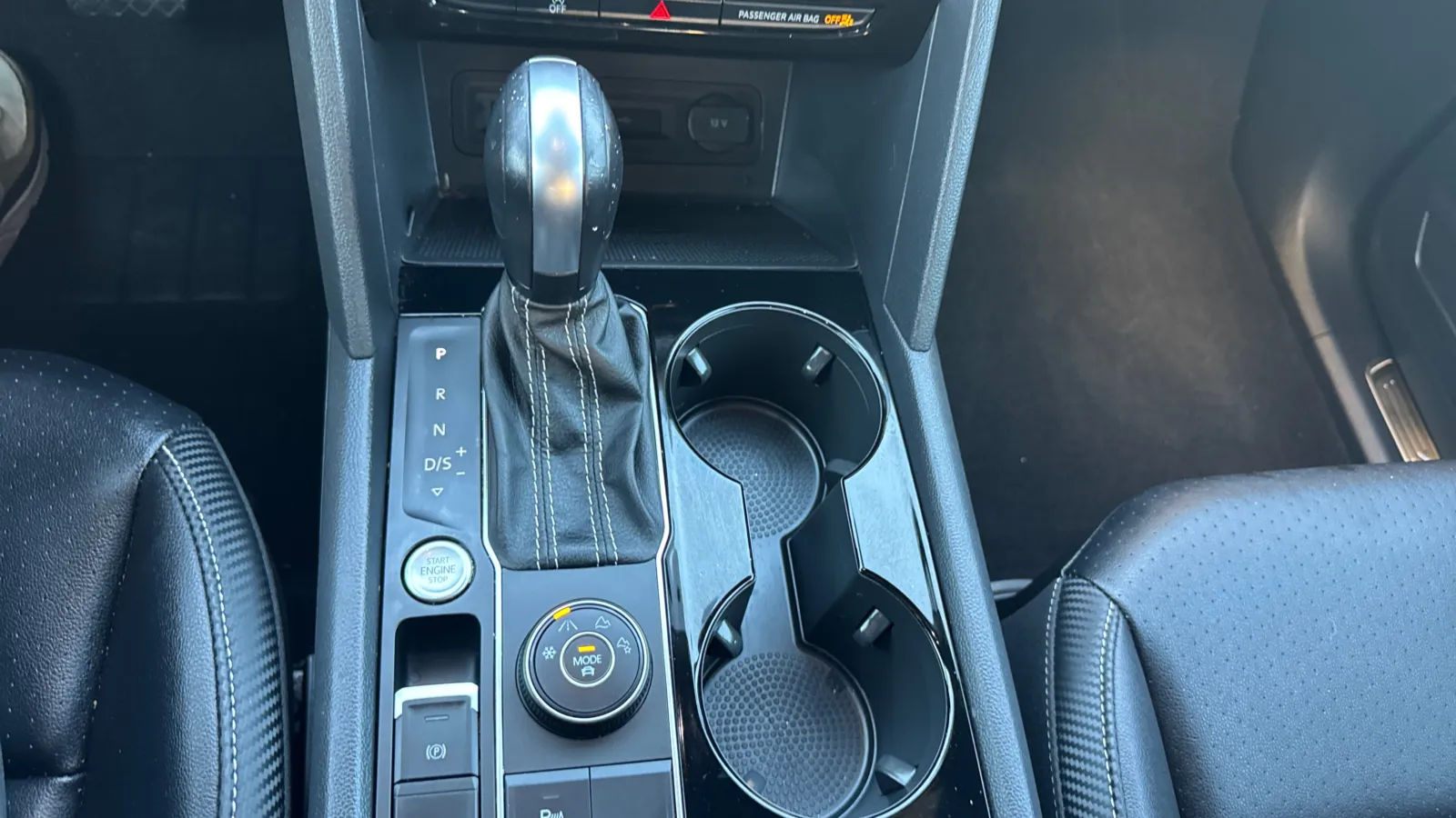 2023 Volkswagen Atlas Cross Sport SE Technology photo 4