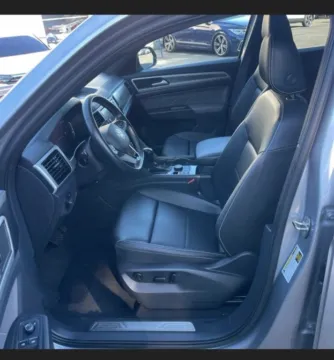More photos of 2023 Volkswagen Atlas Cross Sport SE 4MOTION w/Technology Sport Utility 4D at Bumble Auto - Elkridge, MD