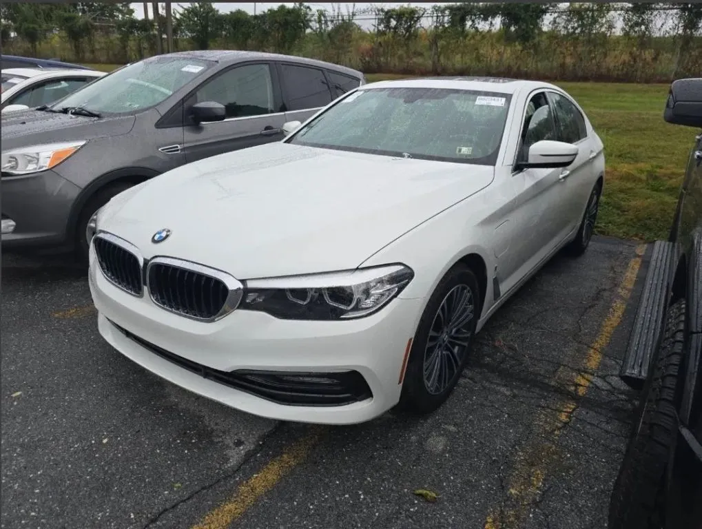 2018 BMW 5 Series 530e xDrive iPerformance Sedan 4D