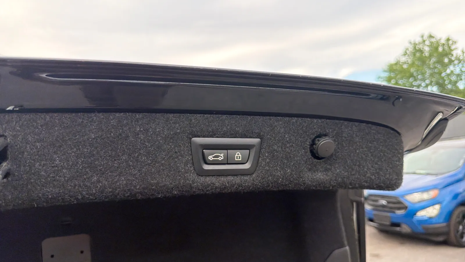 2022 BMW 5 Series 530i - Photo 17