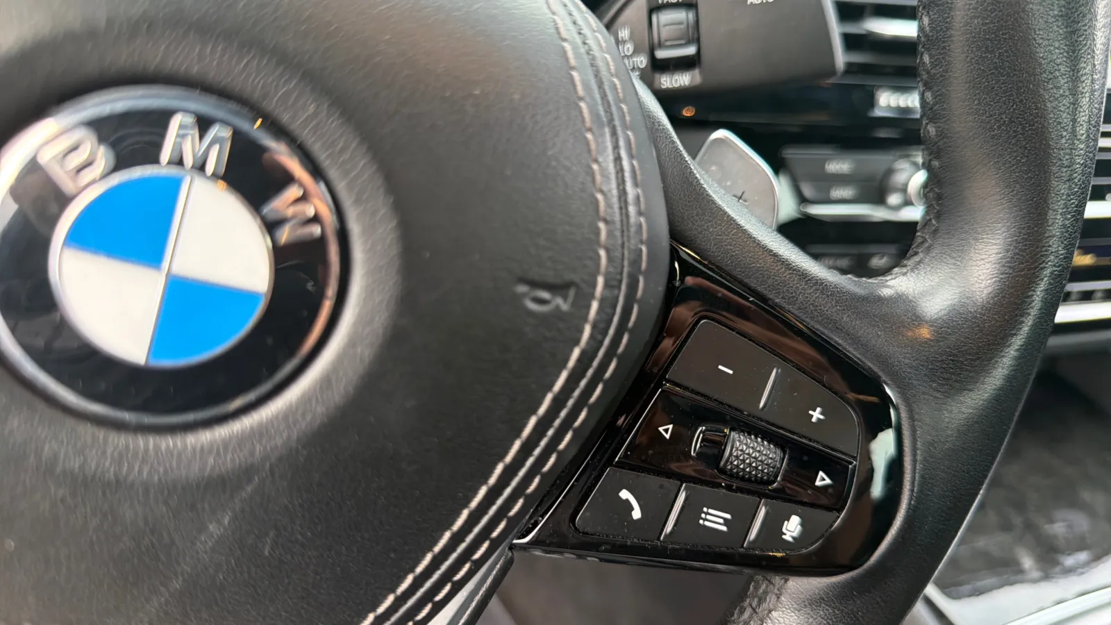 2022 BMW 5 Series 530i - Photo 29