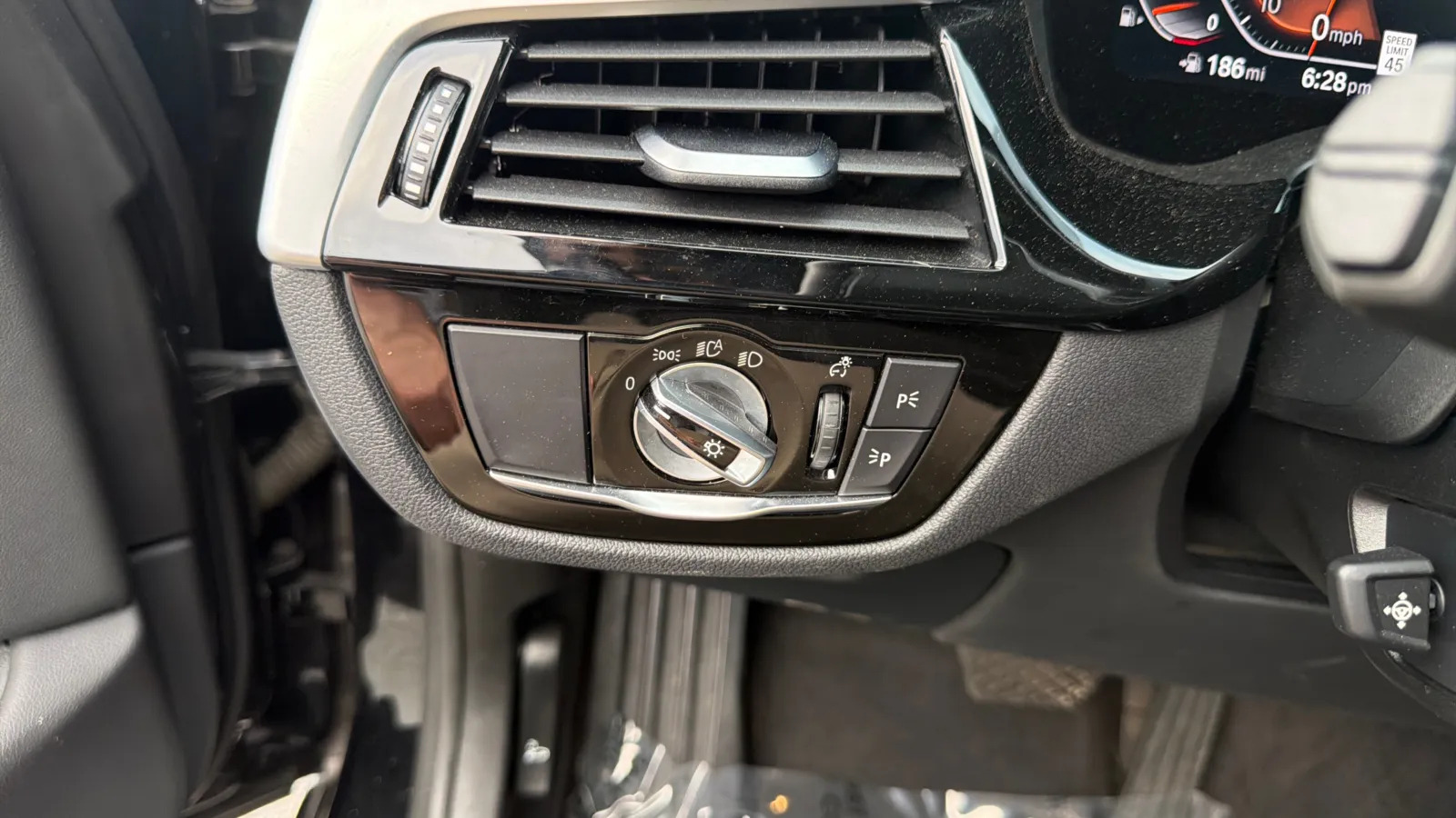 2022 BMW 5 Series 530i - Photo 21