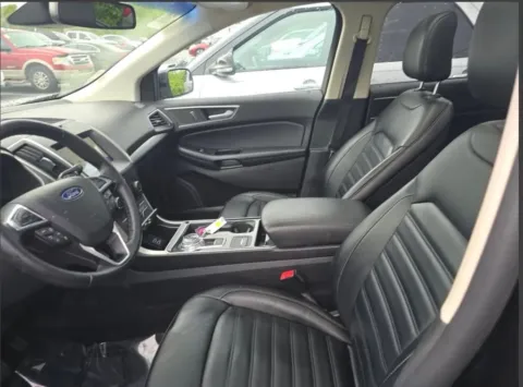 More photos of 2020 Ford Edge SEL Sport Utility 4D at Bumble Auto - Elkridge, MD
