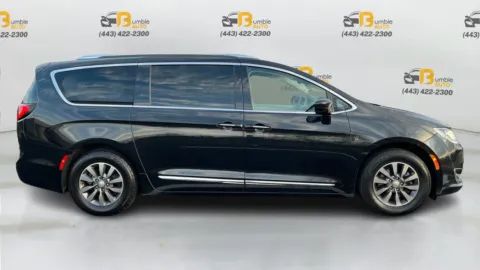 More photos of 2020 Chrysler Pacifica Touring L Plus Minivan 4D at Bumble Auto - Elkridge, MD